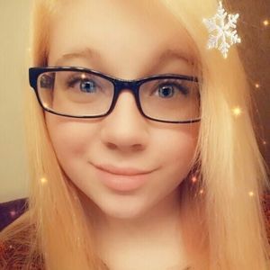 Meet your Posher, Becca